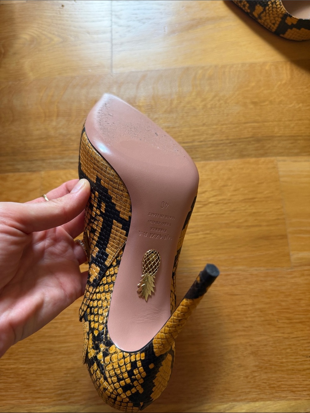 Aquazzura Black and Yellow Snake-Print Pointed Toe Pumps Size 40 - Picture 4 of 7